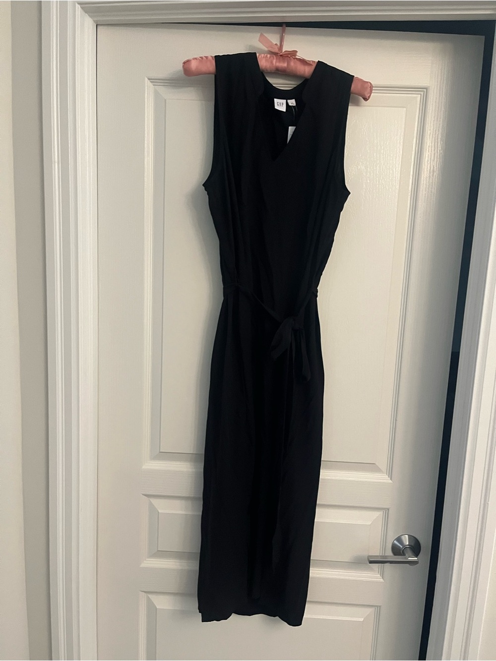 NWT The Gap Black Sleeveless V-Neck Maxi Dress with Waist Tie